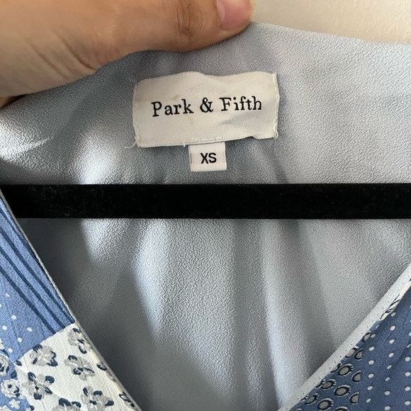 Park & Fifth Blue and White Patchwork V-neck Mini Dress - Size XS - Picture 3 of 8